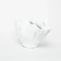 Jarra Flor Dramática em Branco - Imagen 2