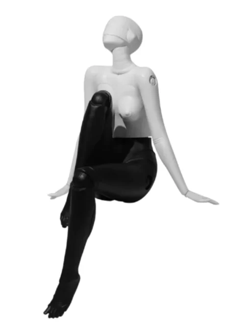 Estátua Manequim Sentada Preto e Branco